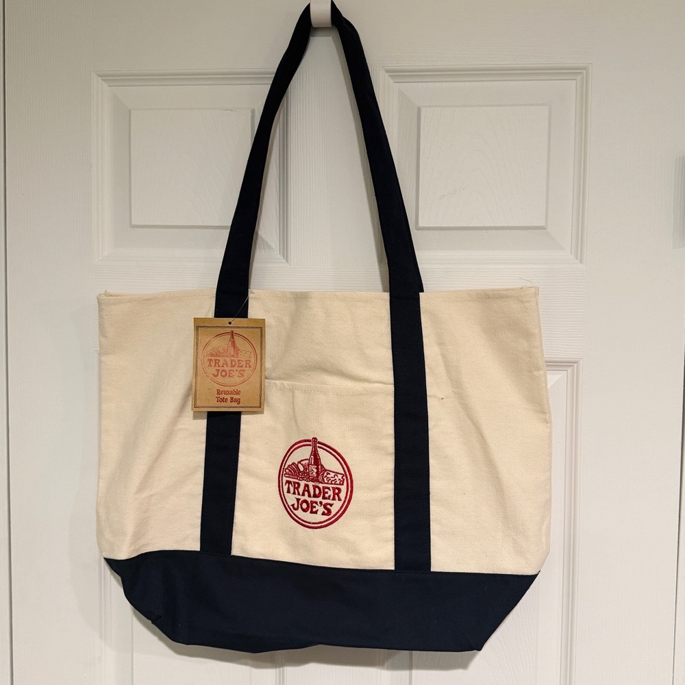 Trader Joe’s Cooler Bag & Reusable Tote Bundle - Picture 3 of 6